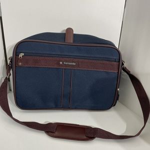 Samsonite over the shoulder luggage bag